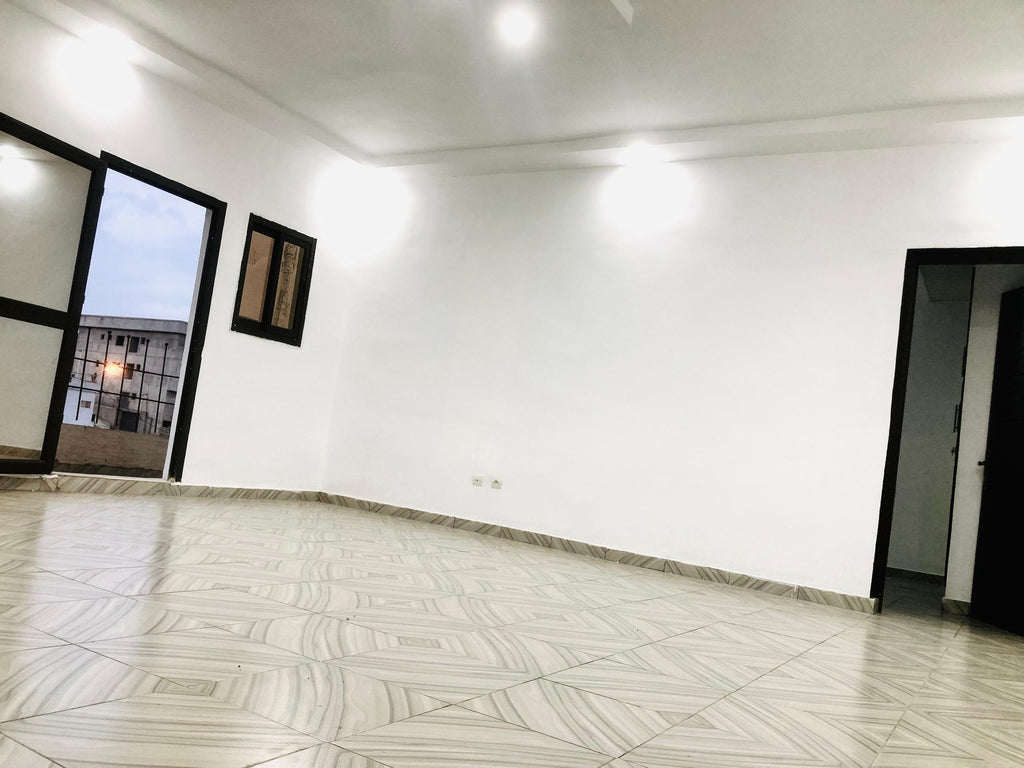 Appartement  ( 3 pièces )